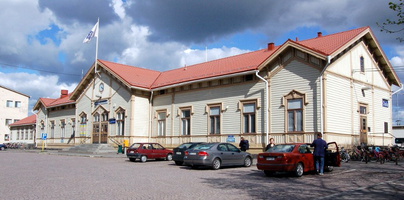 Oulu_railway_station_street