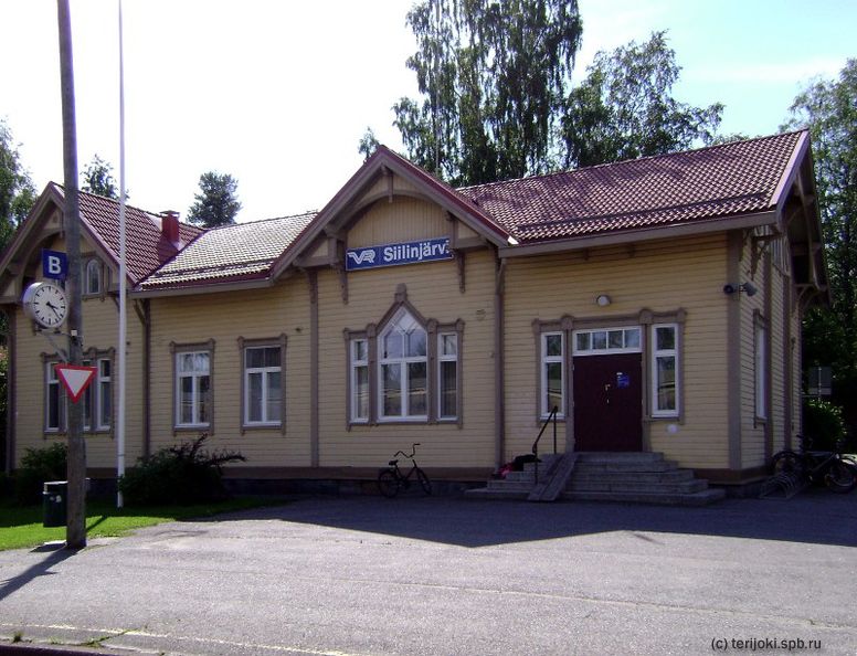 Siilinjarven_rautatieasema.jpg