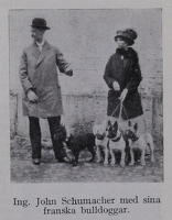 1914 Дж.А.Шумахер с 1-й женой и франц.бульдогами